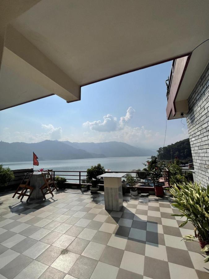 Hotel October Inn Pokhara Exterior foto
