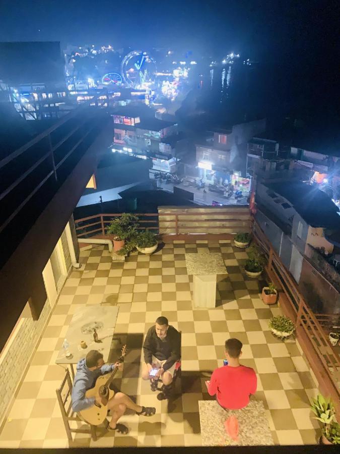 Hotel October Inn Pokhara Exterior foto