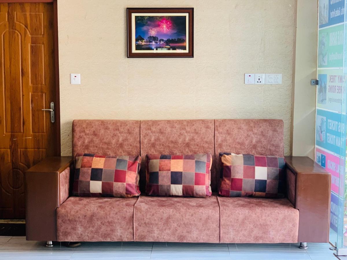 Hotel October Inn Pokhara Exterior foto