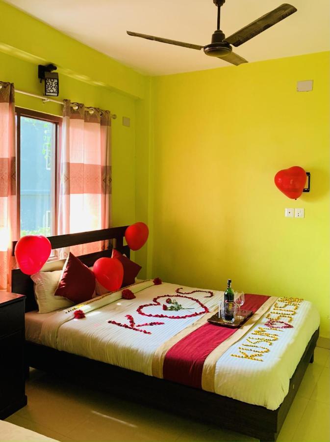 Hotel October Inn Pokhara Exterior foto