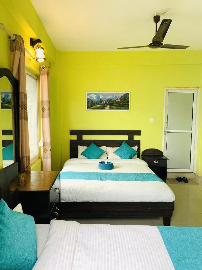Hotel October Inn Pokhara Exterior foto