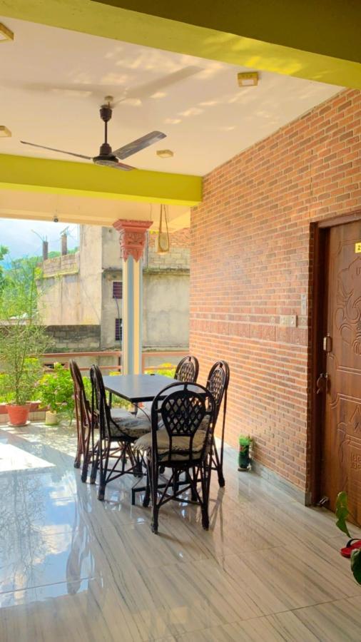 Hotel October Inn Pokhara Exterior foto