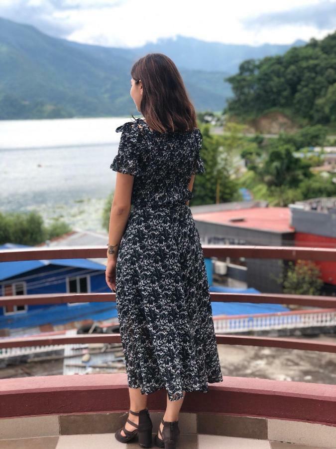 Hotel October Inn Pokhara Exterior foto